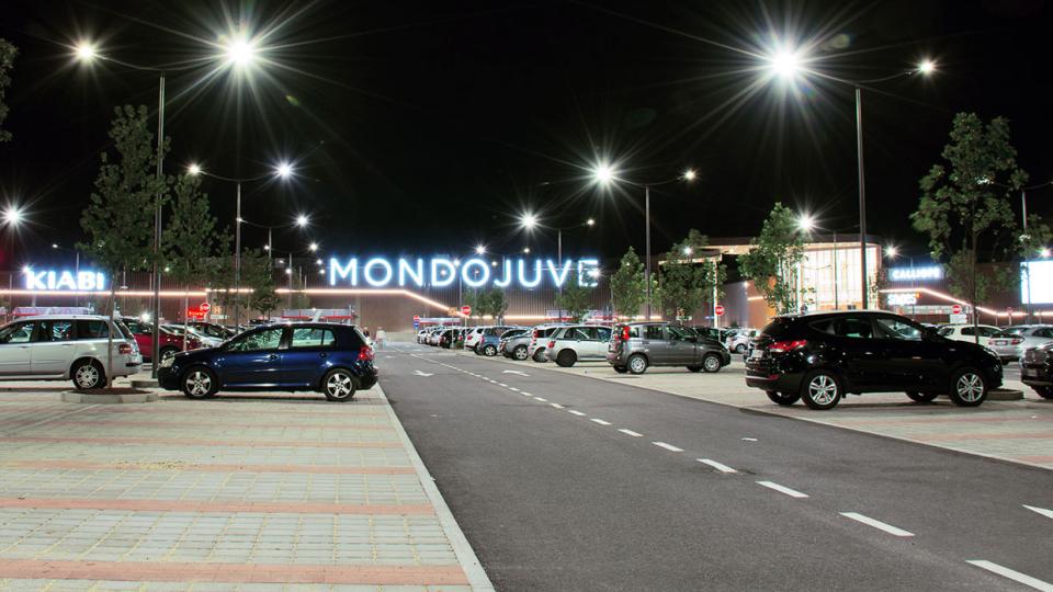 Schréder lighting solution contributes to a positive customer experience at Mondojuve shopping centre by ensuring safety and a pleasant atmosphere
