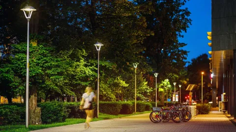 ISLA LED verlicht de straten die grenzen aan Powstańców Śląskich en creëert zo een aangename en duurzame oplossing